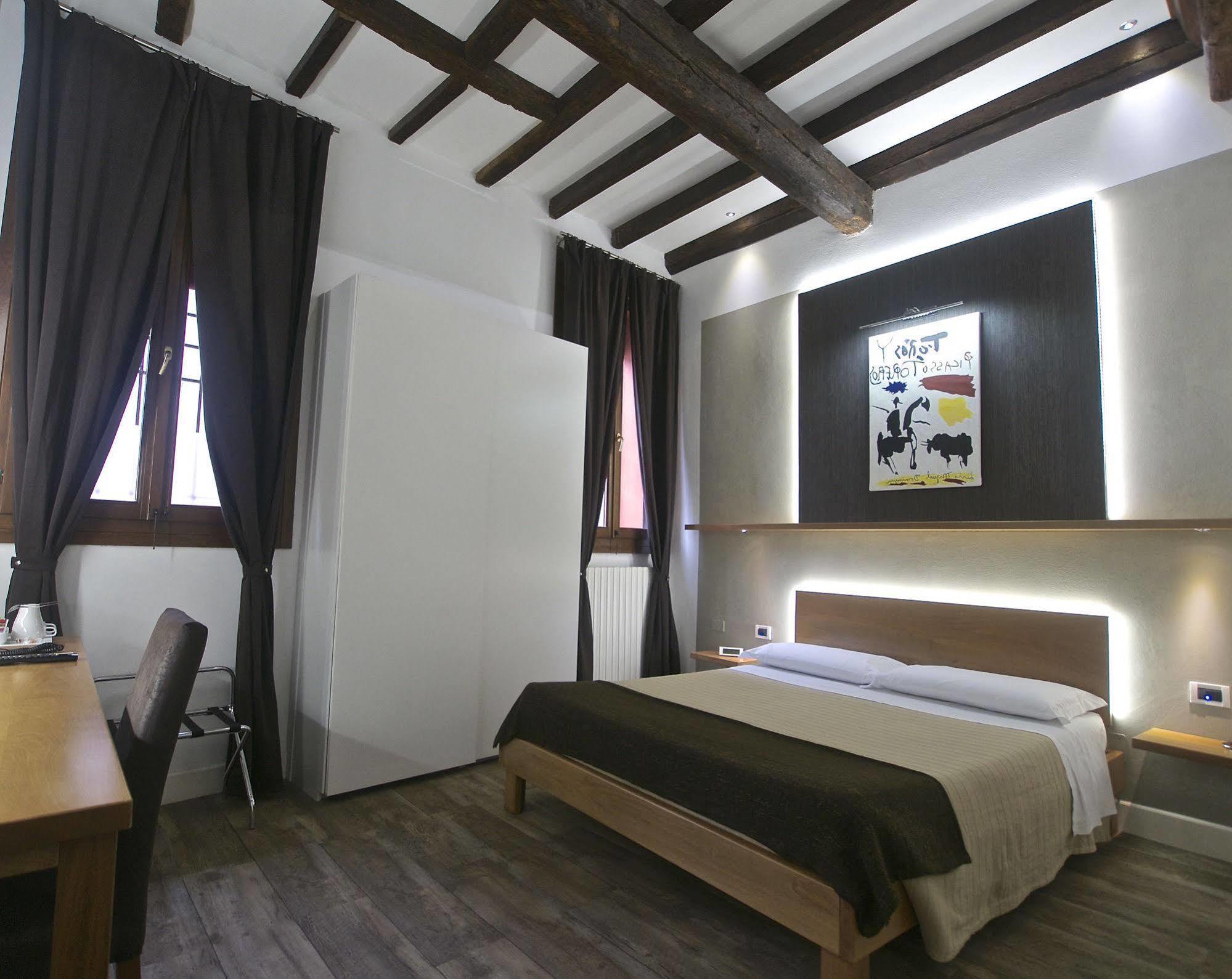 Alkimia Smart Rooms Ferrara Buitenkant foto